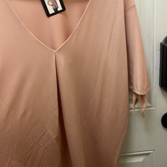 Lildy Knot Sleeve Blush Tunic - Size L / XL - NWT - Picture 8 of 8